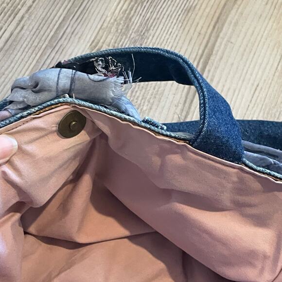 Repurposed Upcycled Levi's Jeans Shoulder Bag - Picture 2 of 7